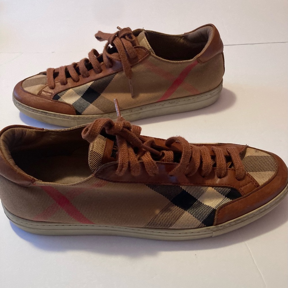 Burberry Women's SZ US 8.5 EU 39 Brown and Tan ICONIC CHECK NOVA Sneakers - Picture 1 of 10